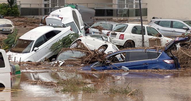 İspanya’da yaşanan sel felaketinde ölü sayısı yükseliyor