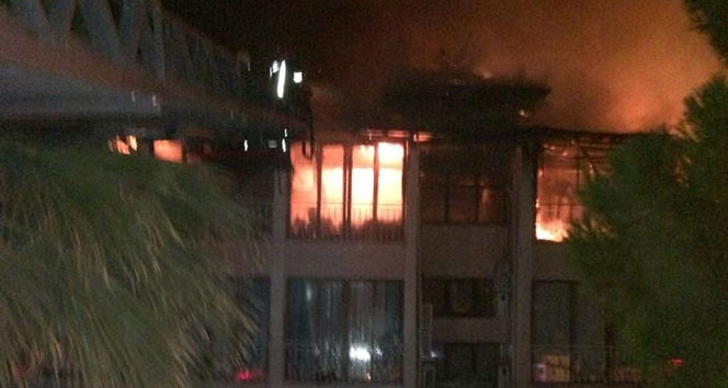 Denizli’de otel yangını