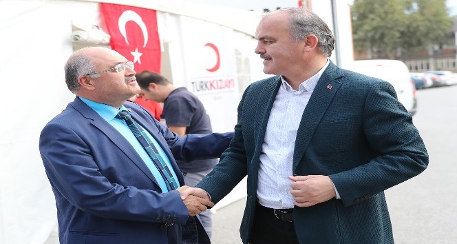 Pamukkale Belediyesi’nden Kızılay’a destek