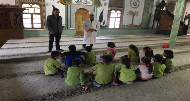 Öğrenciler, müftülük ve cami ziyaretinde bulundu