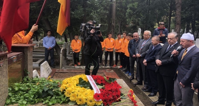 Galatasaray’ın kuruluşunun 113. yıl dönümünde Ali Sami Yen mezarı başında anıldı