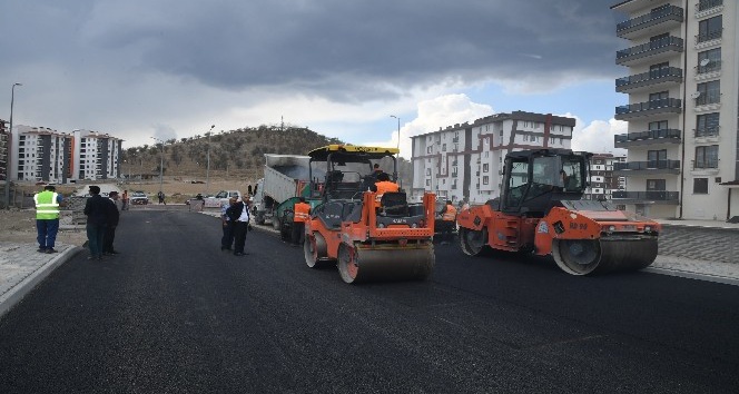 Çünür Yenişehir’de asfalt çalışmaları devam ediyor