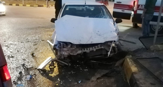 Karabük’te otomobil ile minibüs çarpıştı: 10 yaralı