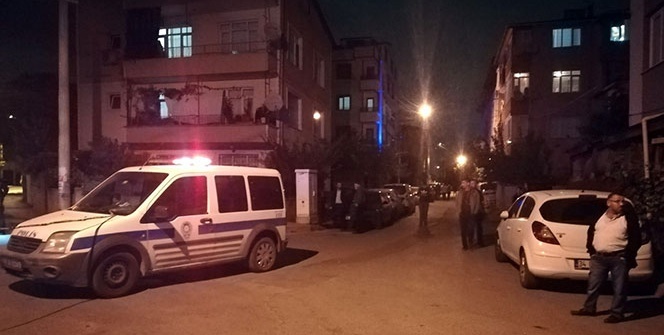 Çocukluk arkadaşını sokak ortasında silahla öldürdü