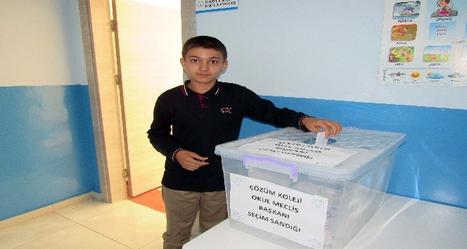 Yozgat Çözüm Koleji meclis başkanını seçti