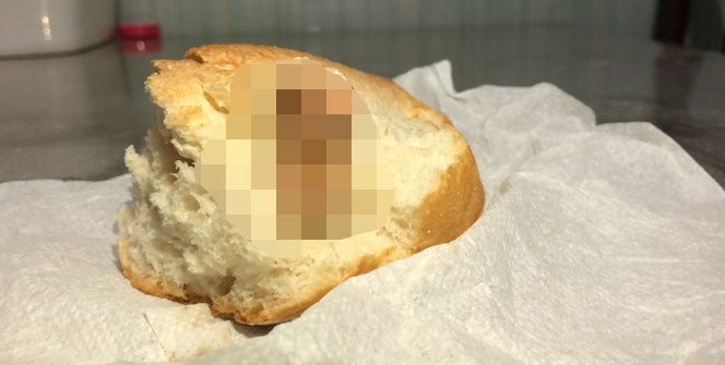 Ekmekten çıkan şey şoke etti! Mide bulantısından aç uyudular...