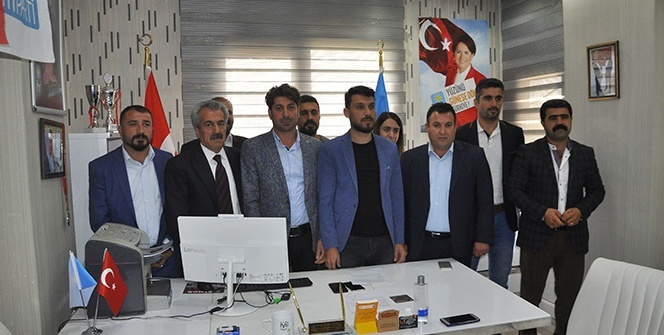 İYİ Parti'de deprem: Partinin il yönetimi, ilçe başkanları ve 860 üyesi istifa etti