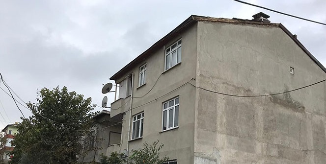 Tamir için çıktıkları binanın çatısından düşen 1 kişi öldü, 1 kişi yaralandı