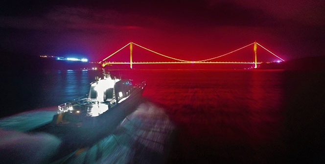 İstanbul Boğazı’nda film sahnelerini aratmayan 'balık' denetimi