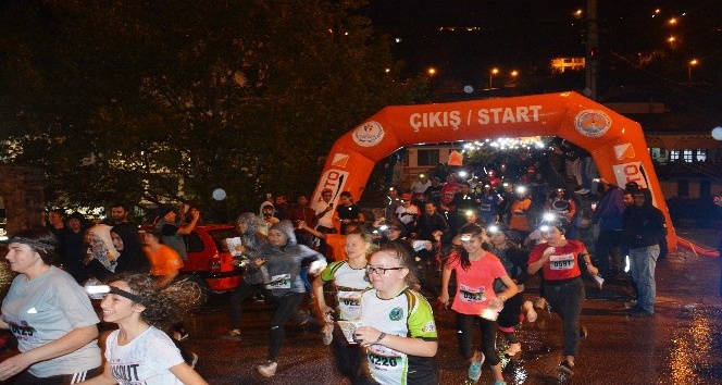 Önce koştular sonra halay çektiler