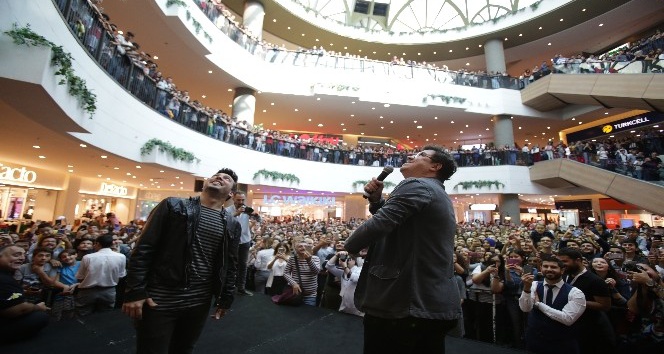 Sinemaseverler Yol Arkadaşım 2’nin İzmir galasında buluştu