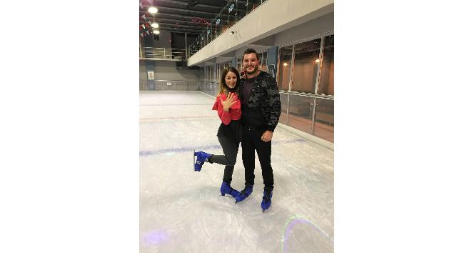Antalya’da buz üstünde evlilik teklifi