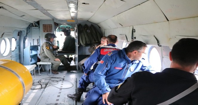 Sakarya’da helikopterli trafik denetiminde 15 araç sürücüsüne ceza kesildi