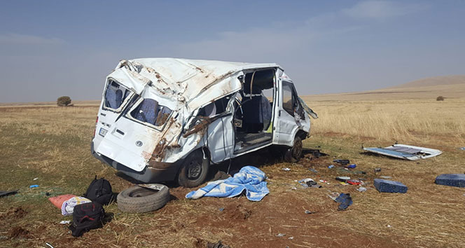 Kayseri&#039;de minibüs devrildi: Ölü ve yaralılar var