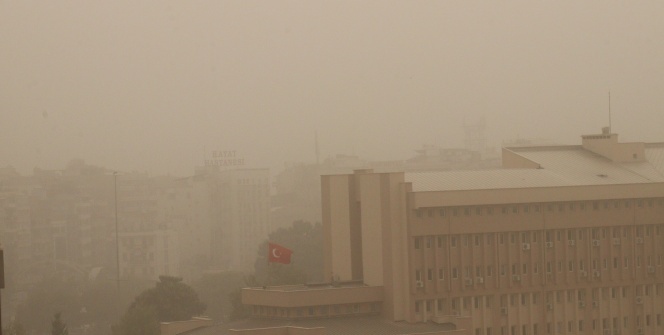 Toz nedeniyle göz gözü görmüyor