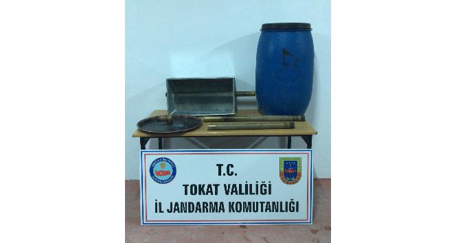 Tokat’ta 80 litre kaçak rakı ele geçirildi