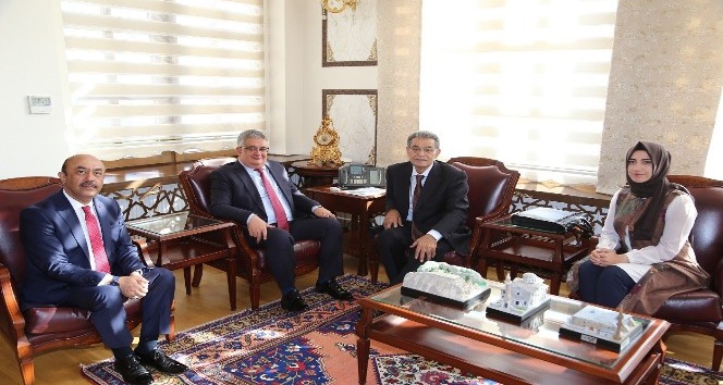 Anadolu Mektebi Yürütme Kurulu Başkanı Güçlü’den Vali Pekmez’e ziyaret