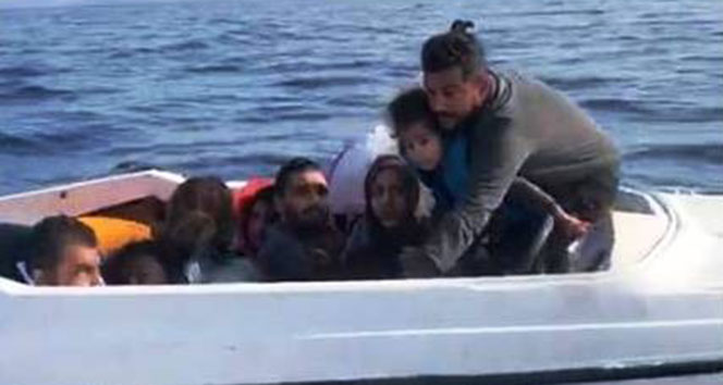 12 mülteci deniz ortasında yakalandı