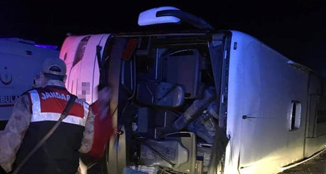 Kahramanmaraş&#039;ta yolcu otobüsü devrildi: 7 ölü, 24 yaralı