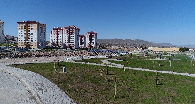 İncesu’de fidan dikimi ve çimlendirme çalışmaları devam ediyor