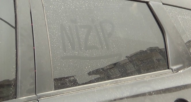 Nizip’te toz bulutundan araçlar etkilendi