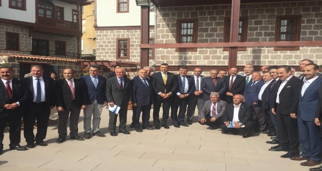 AK Partili Özhaseki Ankaralı sivil toplum örgütü başkanlarıyla buluştu