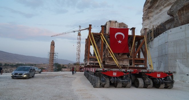 600 yıllık Hasankeyf kale kapısı taşındı