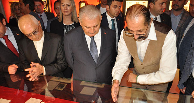 Binali Yıldırım Atatürk Sergisi’nin açılışını yaptı