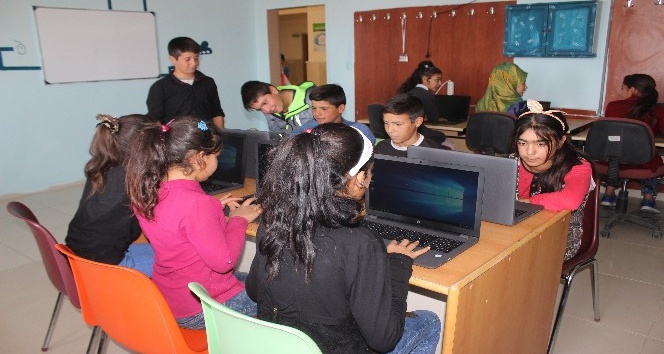 Siverek’te köy okulunda bilişim sınıfı kuruldu