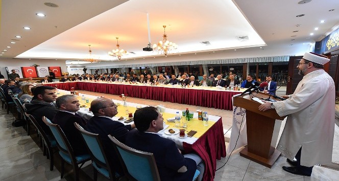 Diyanet İşleri Başkanı Erbaş, STK temsilcileri ve kanaat önderleriyle bir araya geldi