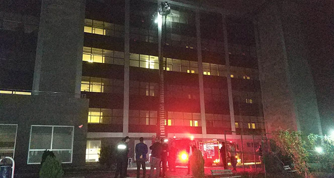Samsun&#039;da hastanede yangın çıktı: 7 kişi dumandan zehirlendi