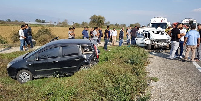 İzmir'de feci kaza: 2’si bebek 5 yaralı