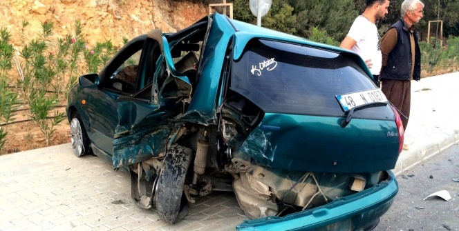 Araçta kocasını bekleyen genç kadın neye uğradığını şaşırdı