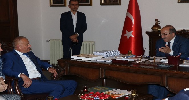 Alemdaroğlu: “Mevcut sanayimiz şehrimizi kaldıramıyor”