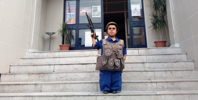 110 santimlik gencin askerlik hayali gerçek oldu