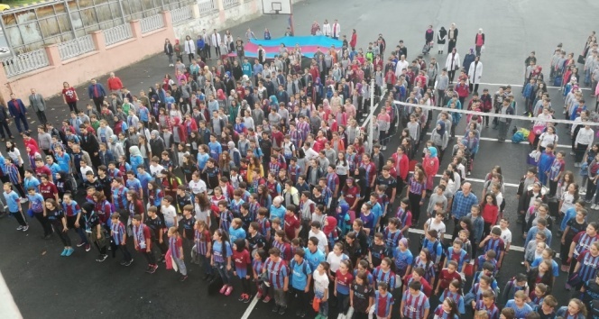 Trabzon’da bir okulda maç günü