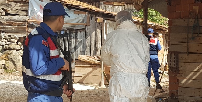 Gözü dönen amca yeğenine ve 3 aylık hamile eşine kurşun yağdırdı