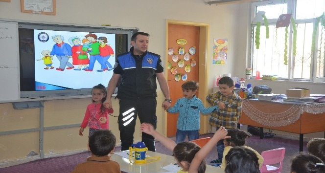 Polis ekiplerinden çocuklara güvenlik eğitimi
