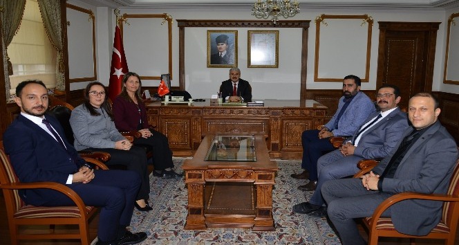 Kırşehir Barosu yeni yönetimi Vali Akın’ı ziyaret etti