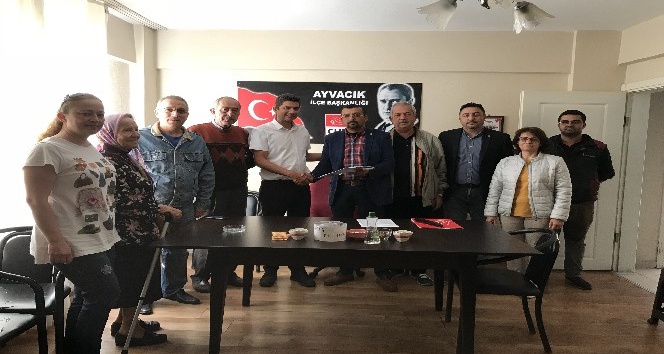 Şampiyon sporcu Emre Bozkurt Küçükkuyu belediye başkan aday adayı oldu
