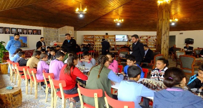 Sultanhanı’nda ortaokullar arası satranç turnuvası