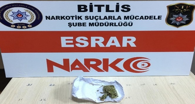 Bitlis’te 6 gram esrar ele geçirildi