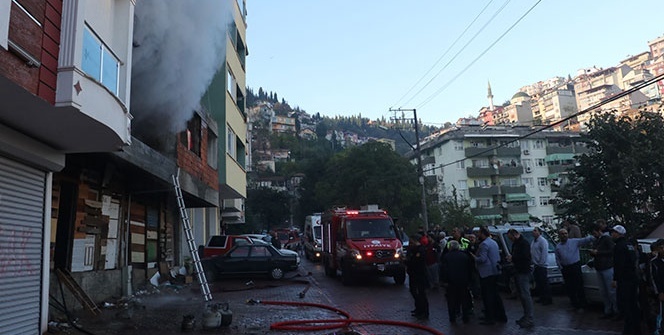 Korkutan yangın! Çaresiz gözlerle izlediler