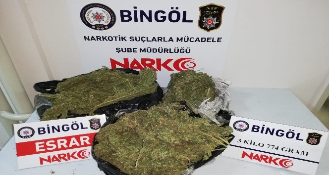 Bingöl’de 11 kilo esrar ele geçirildi, 3 şüpheli tutuklandı