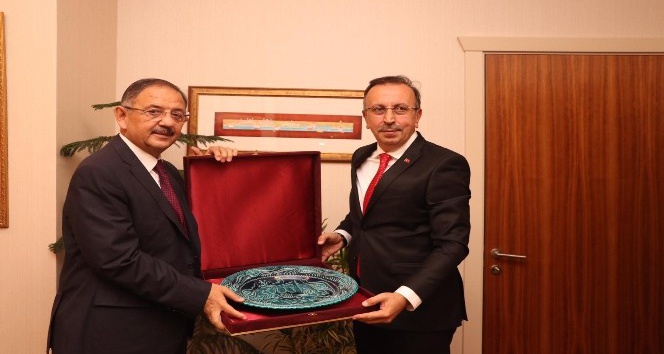 Belediye Başkanı Seçen, Özhaseki’yi ziyaret etti