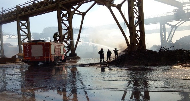 Demir çelik fabrikasında hurda yangını
