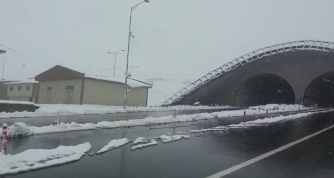 Ovit’e kar yağdı, ulaşım tünelden sağlanıyor
