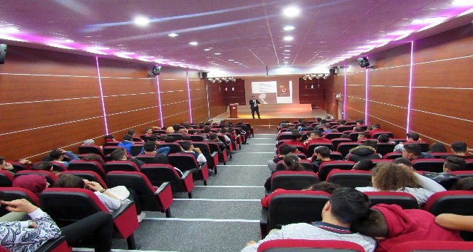 Öğrencilere bilinçaltının önemi anlatıldı