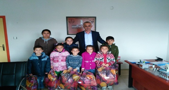 Akdağmadeni Ülkü Ocaklarından eğitime destek