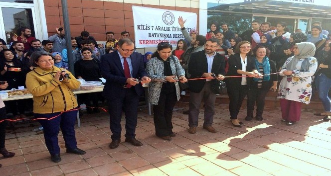 Üniversite de kermes düzenledi